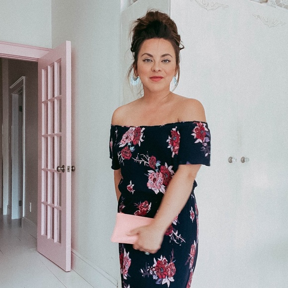 Hey y'all // I'm Sara - Picture 3 of 9